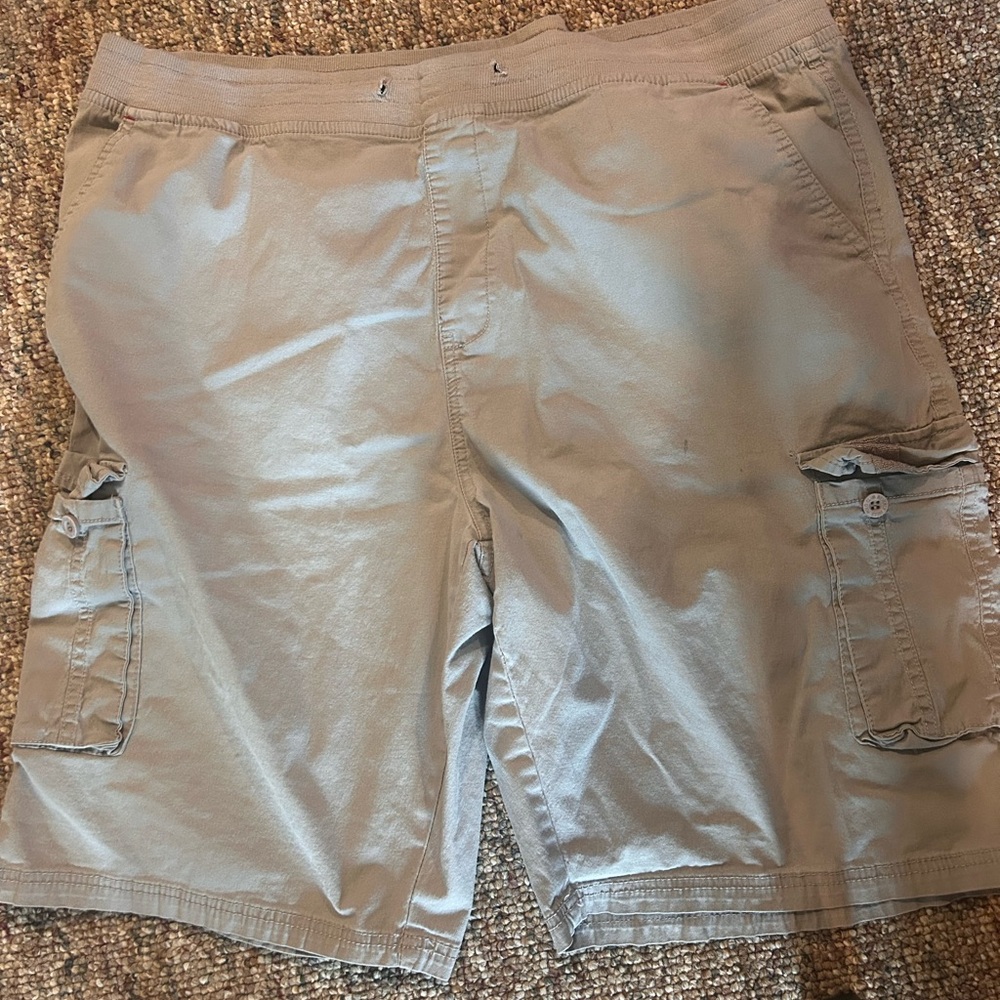 Men's Tan Cargo Shorts